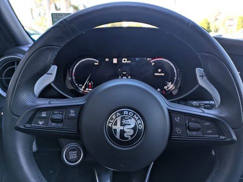 Used 2025 Alfa Romeo Giulia AWD w/ Veloce Package AWD image 32