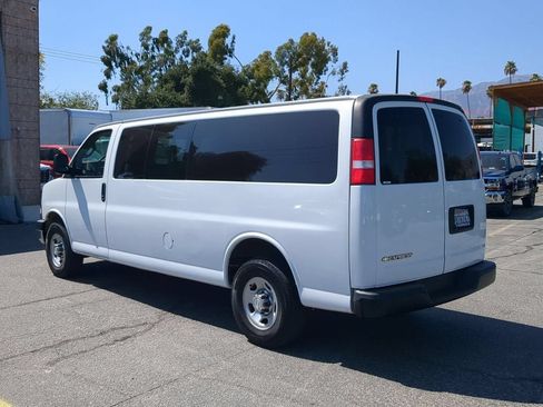 Used 2020 Chevrolet Express 3500 LT w/ LT Preferred Equipment Group RWD image 4