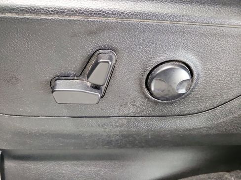 Used 2023 RAM 1500 Big Horn image 33