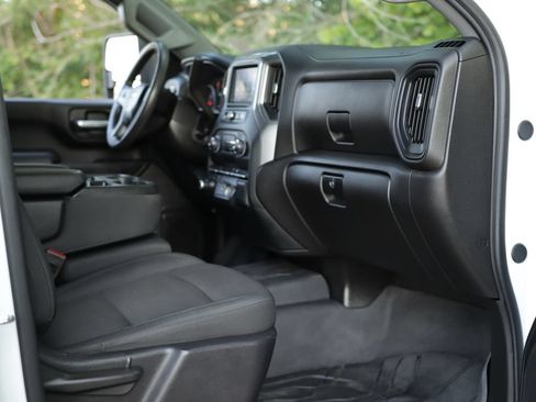 Used 2024 Chevrolet Silverado 2500 Custom AWD/4WD image 33