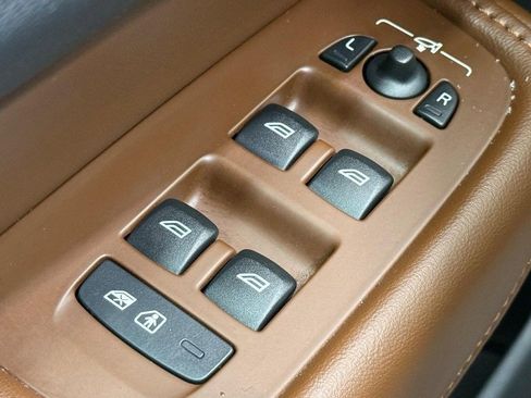 Used 2018 Volvo XC60 T8 Inscription w/ Luxury Seat Package image 20