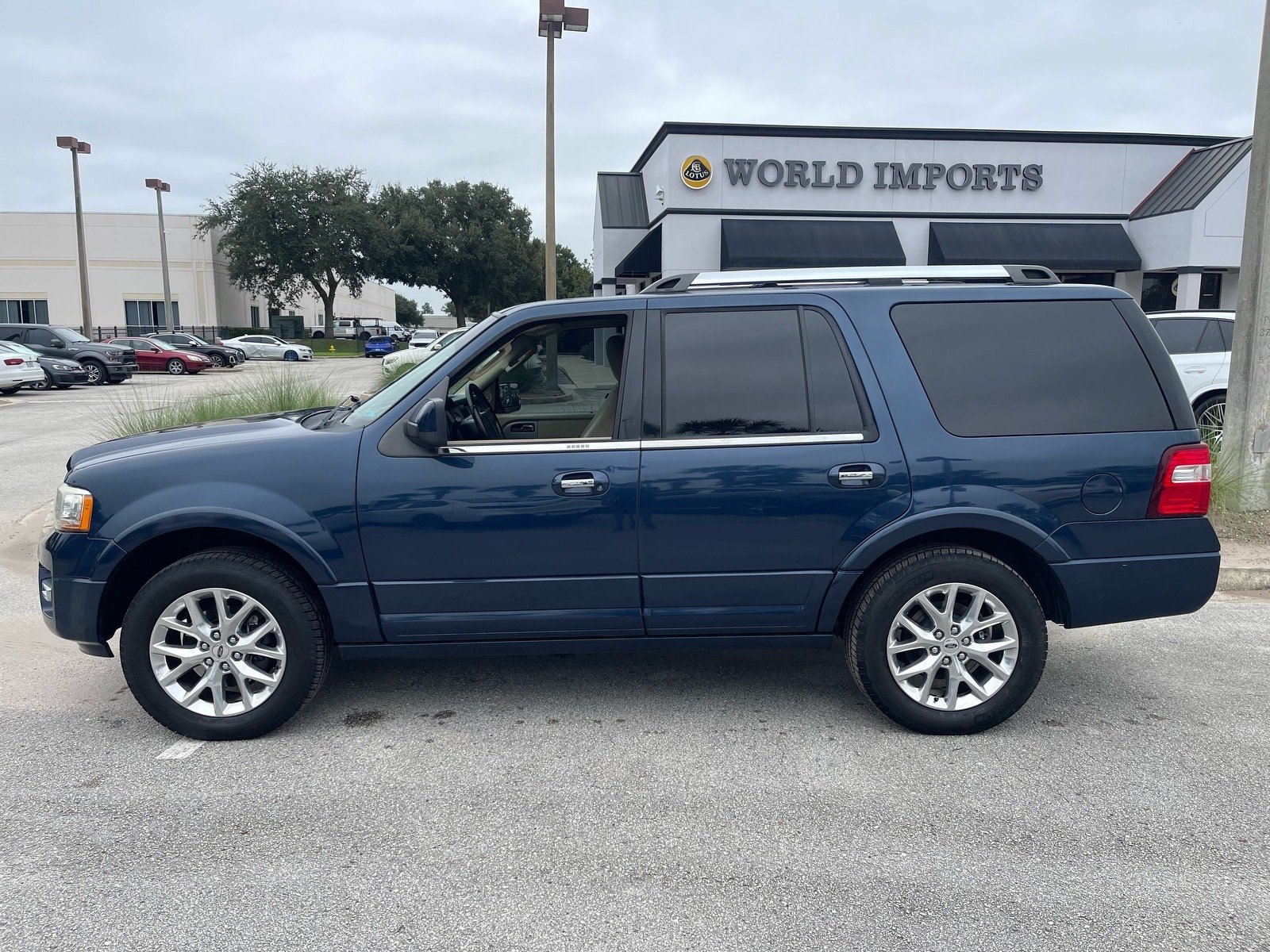 Used 2017 Ford Expedition Limited w/ Equipment Group 301A RWD image 54