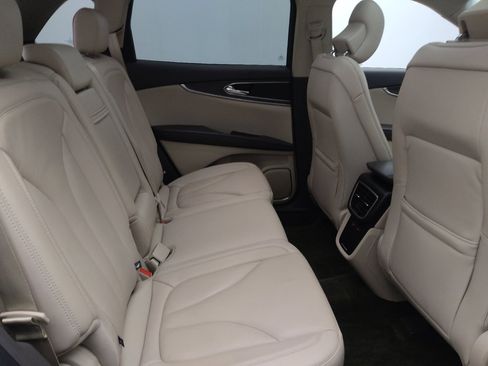 Used 2018 Lincoln MKX Reserve w/ Lincoln MKX Climate Package image 19