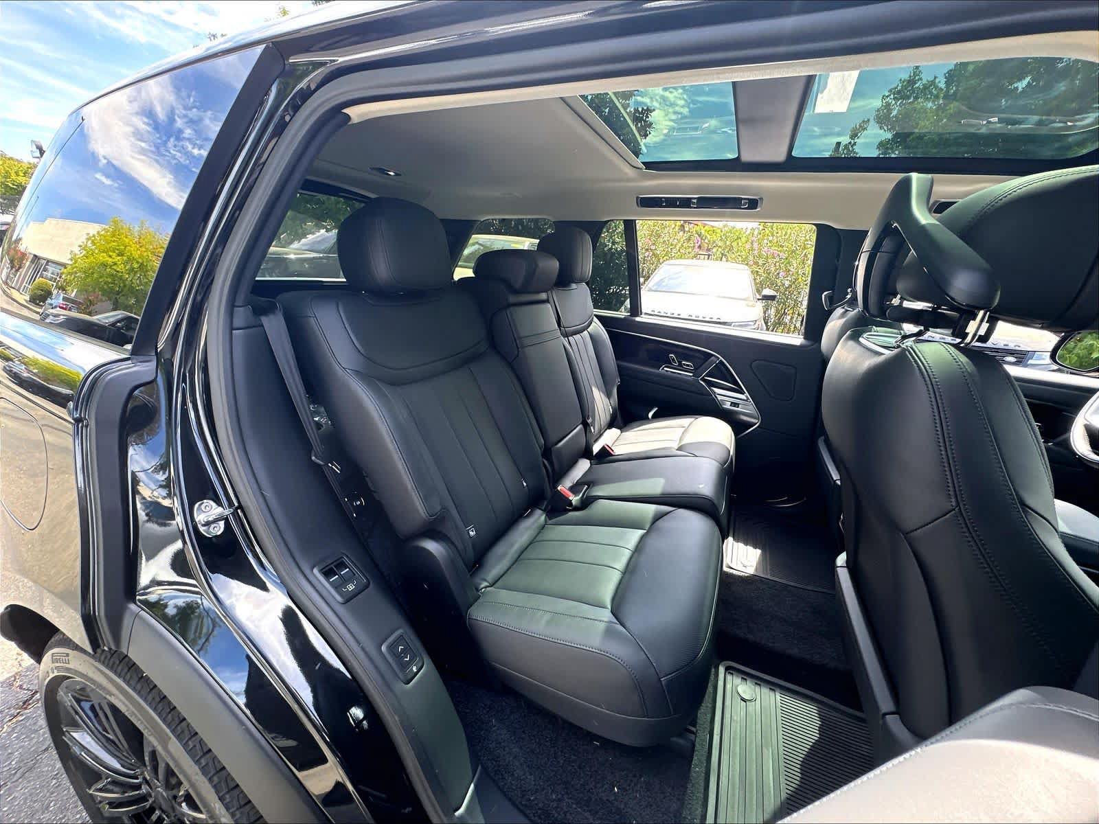 New 2026 Land Rover Range Rover Long Wheelbase SE AWD/4WD image 26