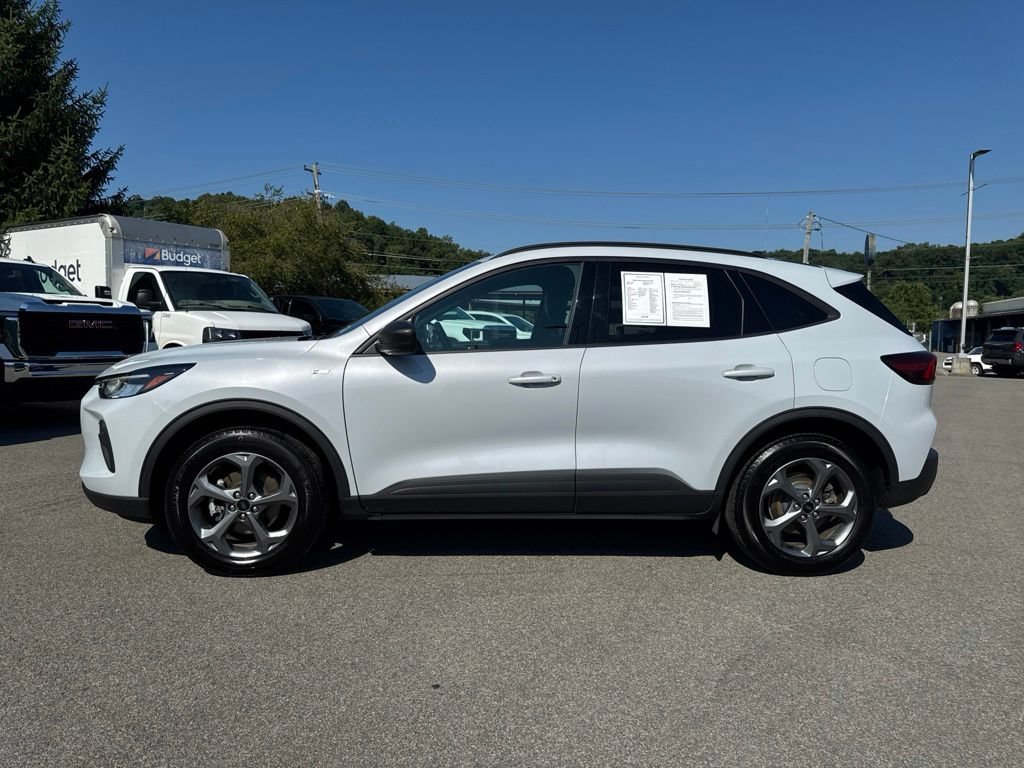 Used 2026 Ford Escape ST-Line AWD/4WD image 3