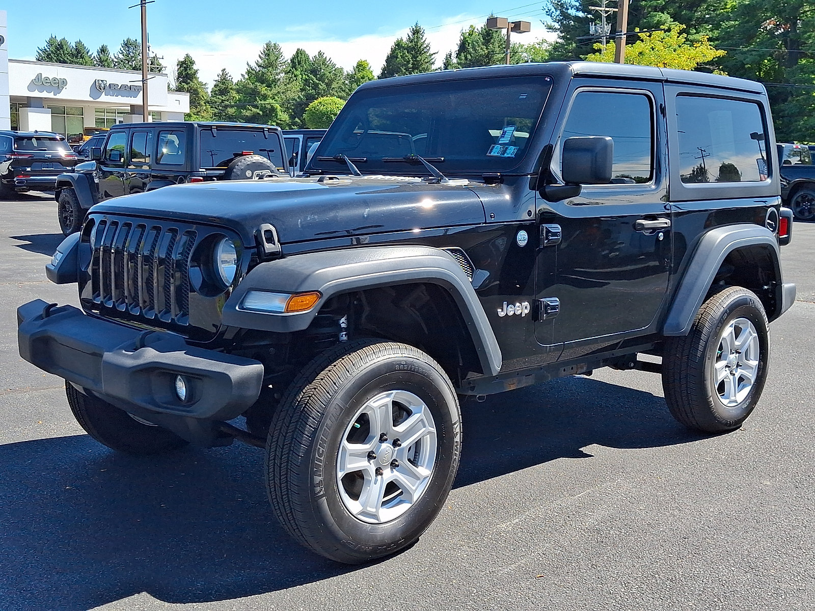 Certified 2019 Jeep Wrangler Sport AWD/4WD image 1