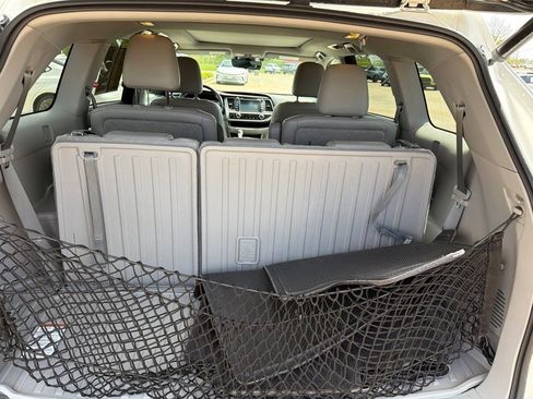 Used 2017 Toyota Highlander Limited Platinum AWD/4WD image 27