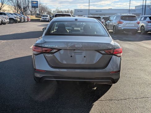 Used 2024 Nissan Sentra SV image 8
