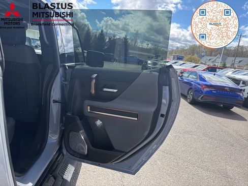 Used 2025 GMC Hummer EV 2X AWD/4WD image 39