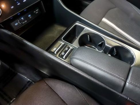 Used 2025 Hyundai Sonata SEL FWD image 23