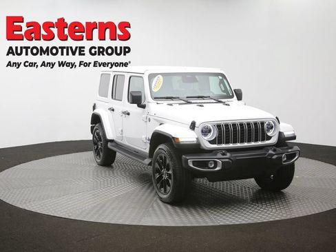 Used 2025 Jeep Wrangler Unlimited Sahara AWD/4WD image 46