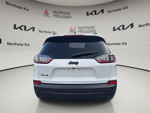 Used 2020 Jeep Cherokee Latitude Plus AWD/4WD image 4