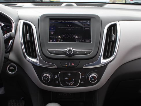 Used 2023 Chevrolet Equinox LS w/ LS Convenience Package AWD/4WD image 11