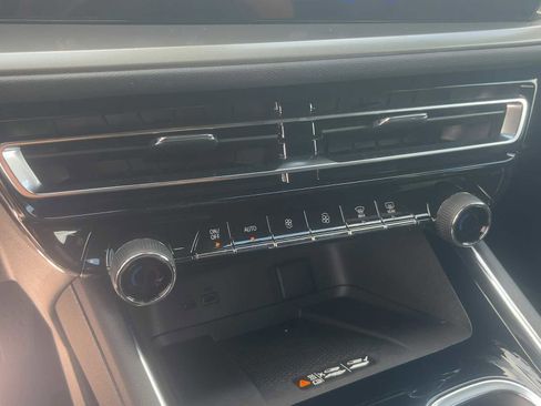 New 2026 Chevrolet Traverse LT FWD image 19