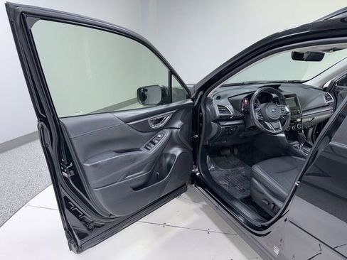 Used 2019 Subaru Forester Premium AWD/4WD image 10