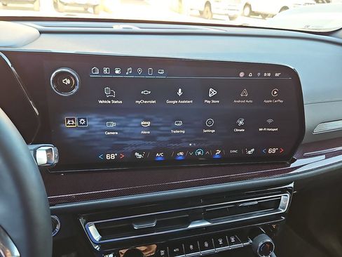 Used 2025 Chevrolet Traverse Z71 AWD/4WD image 19