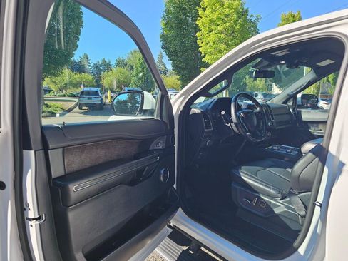 Used 2020 Ford Expedition Max Limited AWD/4WD image 24
