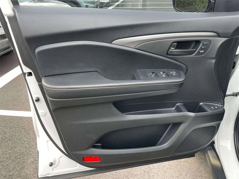 Certified 2022 Honda Passport TrailSport image 15