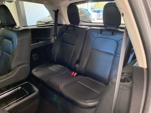 Certified 2023 Lincoln Aviator Reserve w/ Equipment Group 201A image 11