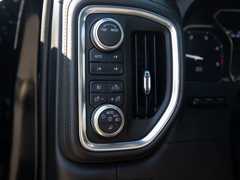 Used 2021 GMC Sierra 3500 AT4 w/ AT4 Premium Plus Package AWD/4WD image 28