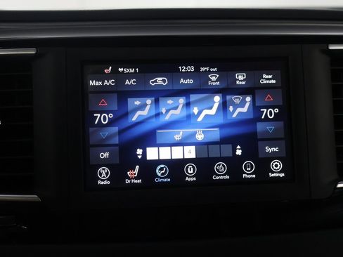 Used 2020 Chrysler Pacifica Touring-L image 42