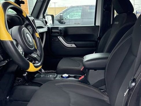 Used 2016 Jeep Wrangler Unlimited Sahara w/ Connectivity Group image 2