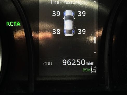 Used 2021 Toyota Camry SE w/ Convenience Package FWD image 22