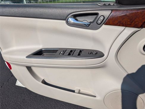 Used 2011 Chevrolet Impala LS FWD image 15