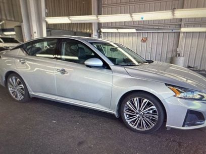 Used 2023 Nissan Altima 2.5 SL