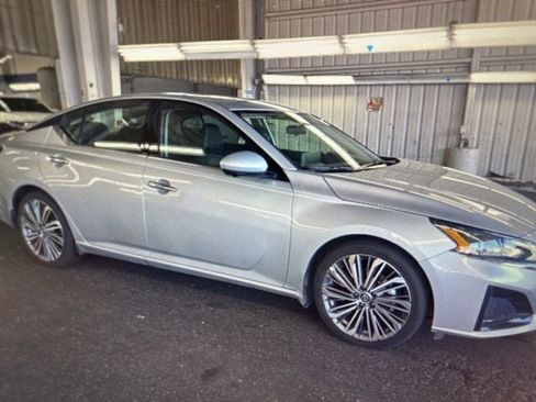 Used 2023 Nissan Altima 2.5 SL image 1