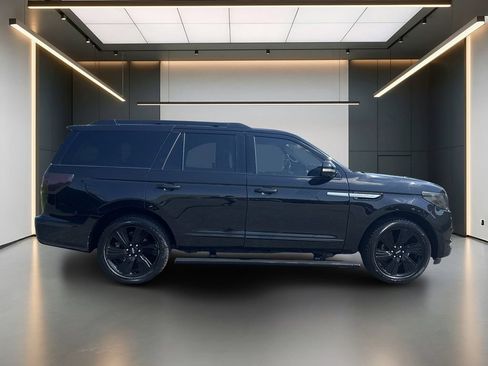 Used 2019 Lincoln Navigator Reserve AWD/4WD image 7
