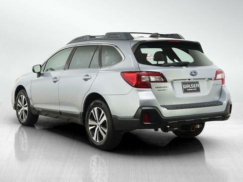 Used 2019 Subaru Outback 2.5i Limited AWD/4WD image 3