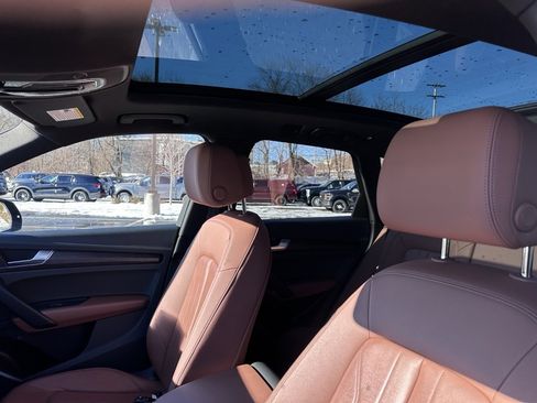 Used 2023 Audi Q5 2.0T Premium w/ Convenience Package image 15