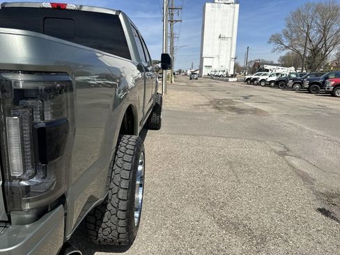 Used 2019 Ford F250 Platinum w/ Platinum Ultimate Package AWD/4WD image 36