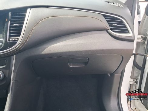 Used 2018 Chevrolet Trax LS AWD/4WD image 39