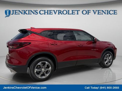 Used 2023 Chevrolet Blazer LT FWD image 4