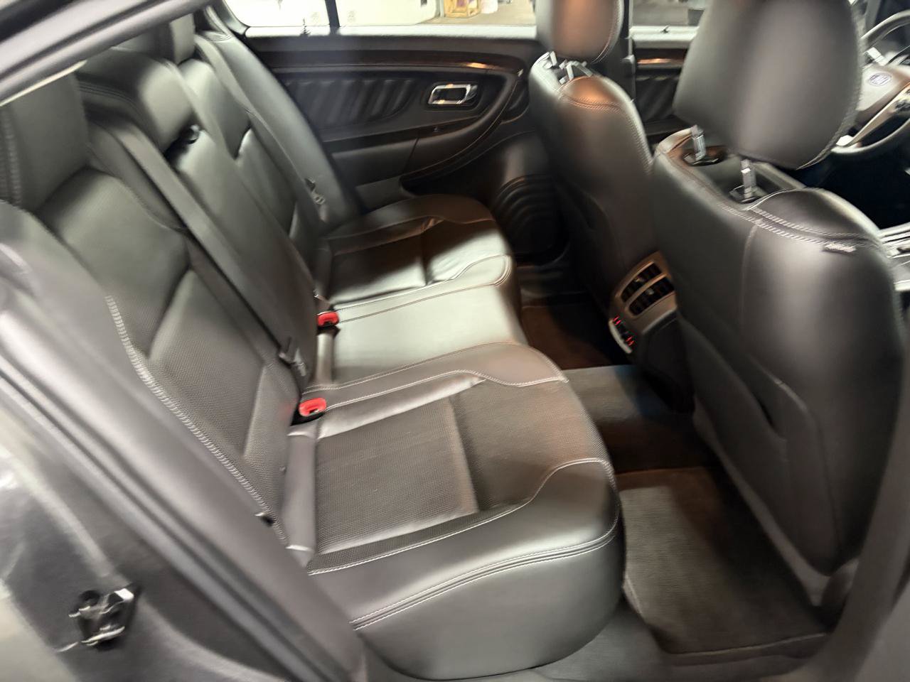 Used 2019 Ford Taurus Limited AWD/4WD image 15