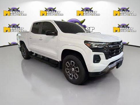 Used 2024 Chevrolet Colorado Z71 w/ Z71 Convenience Package 2 AWD/4WD image 3