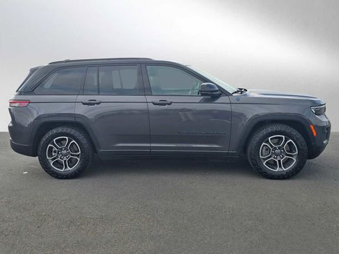 Used 2023 Jeep Grand Cherokee Trailhawk w/ Advanced Protech Group II AWD/4WD image 2