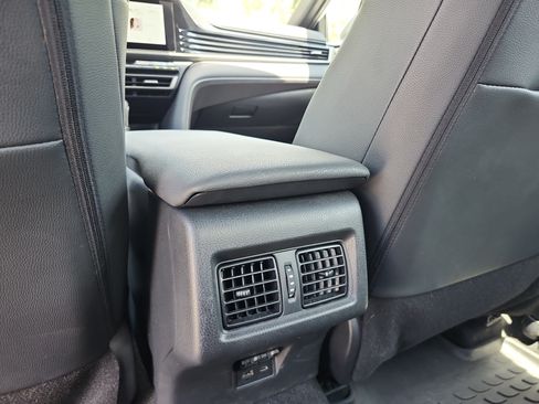 Used 2025 Toyota Camry SE w/ Convenience Package FWD image 17