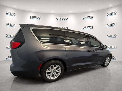 Used 2023 Chrysler Voyager LX FWD image 12