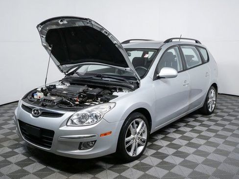Used 2010 Hyundai Elantra SE image 28