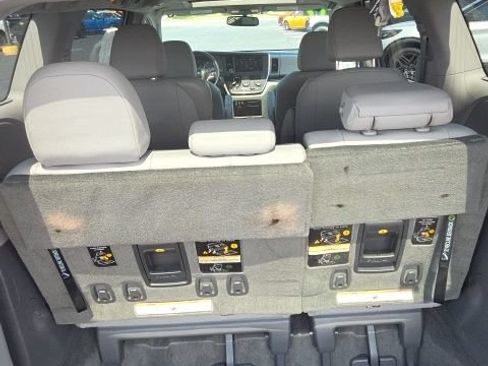 Used 2017 Toyota Sienna XLE w/ XLE Navigation Package FWD image 24