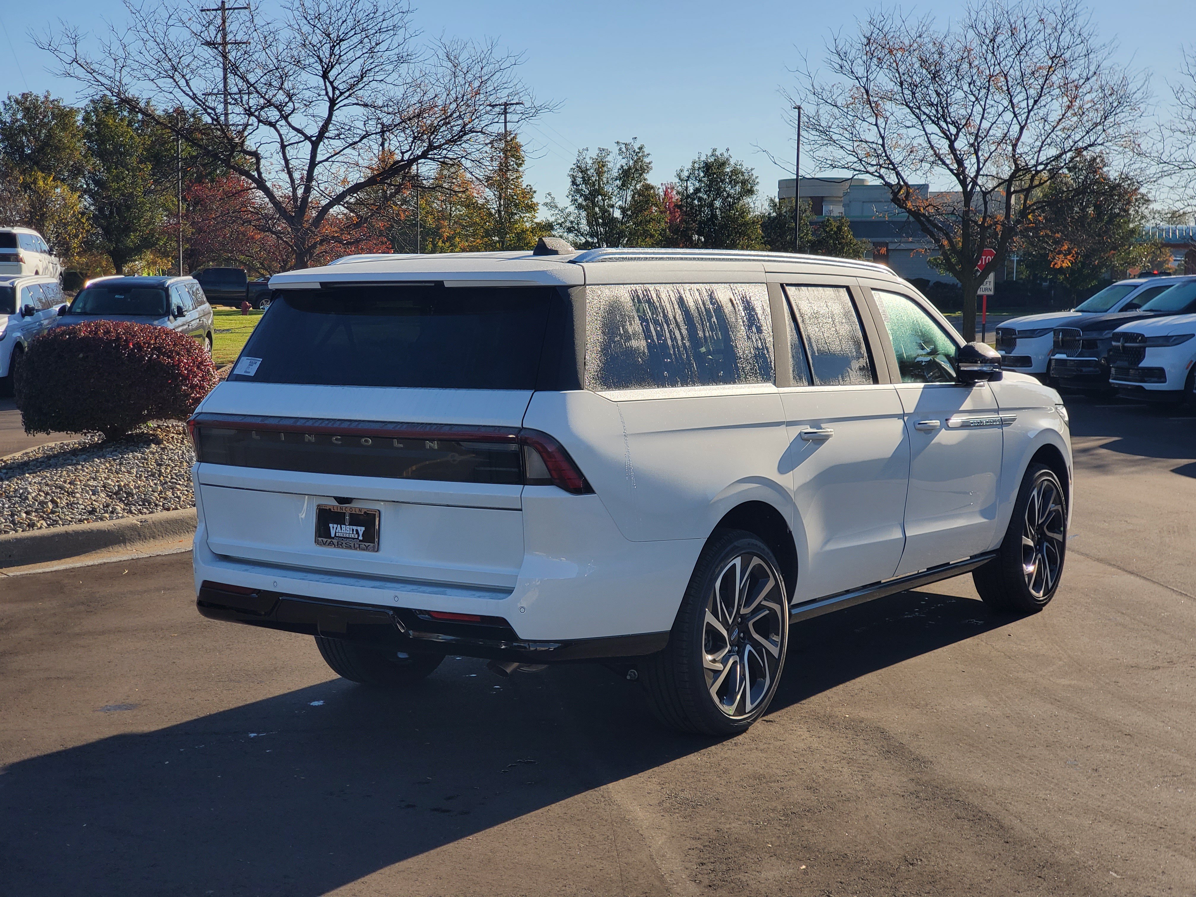 New 2027 Lincoln Navigator L Reserve AWD/4WD image 7