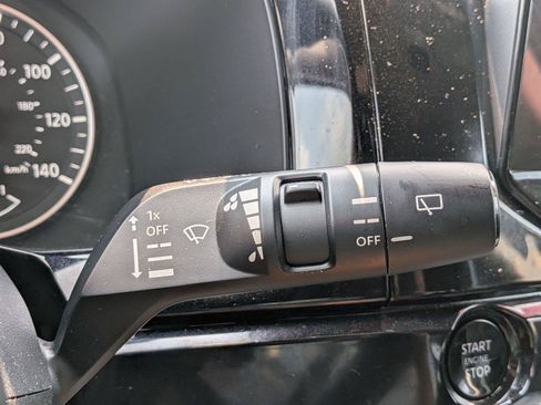 Used 2025 Nissan Pathfinder SV AWD/4WD image 24