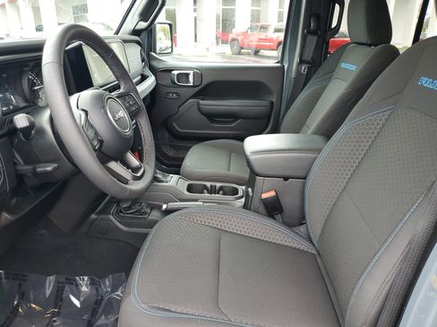 Used 2025 Jeep Wrangler Unlimited Rubicon 4xe w/ Convenience Group image 22