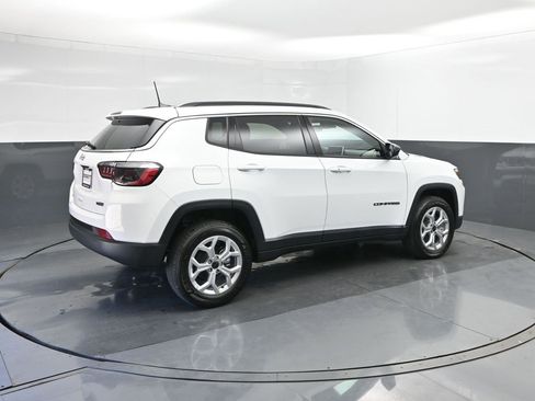 New 2026 Jeep Compass Latitude image 15