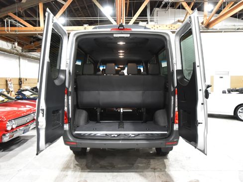 Used 2021 Mercedes-Benz Sprinter 2500 image 45