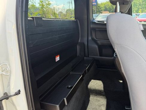 Used 2022 Toyota Tacoma SR AWD/4WD image 14
