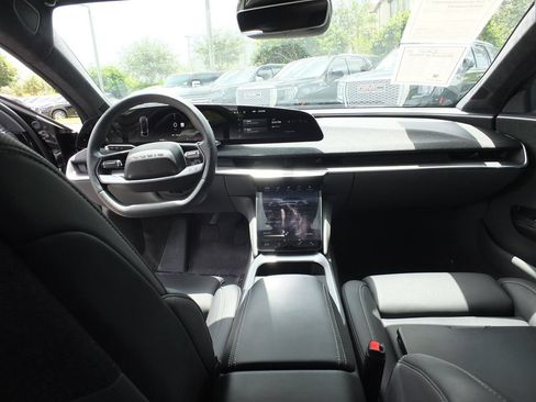 Used 2024 Lucid Air Touring AWD/4WD image 23